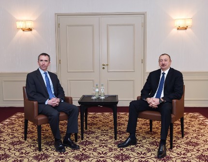  Prezident lham Əliyev ABŞ rəsmisi ilə görüşüb 