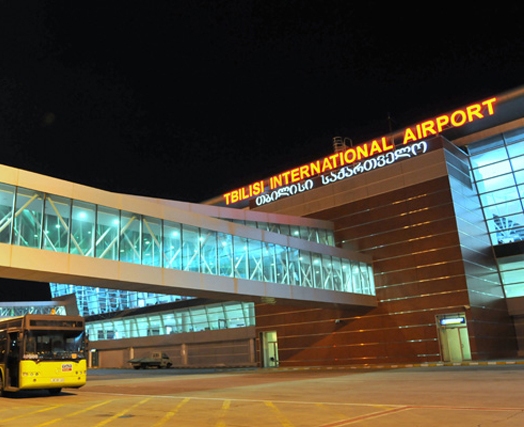 Tbilisi aerportunda OLAY: Çindən gələn reys Bakıda eniş etdi