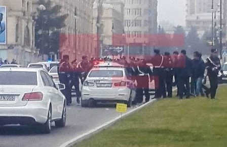 Polis maşınını çəkiclə əzən şəxs barədə AÇIQLAMA – VİDEO 
