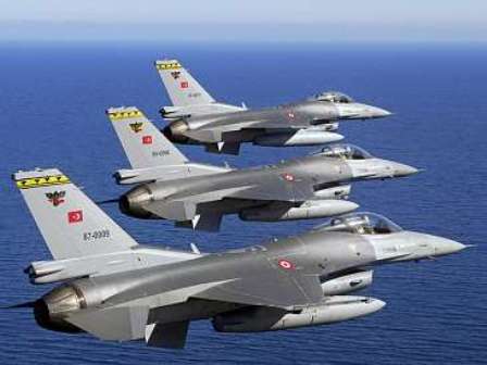 Türkiyə PKK mövqelərini bombaladı - İraqda