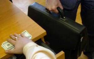 Dövlət Komitəsində 170 min rüşvət verən şəxs hazırda müəllim işləyir