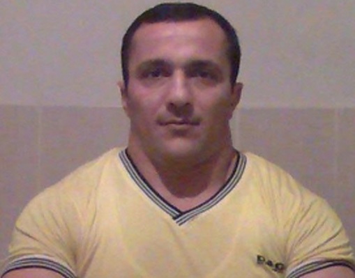 Bakıda polisin maşınını əzən "çəkicli adam" 4 aylığa həbs olundu - VİDEO