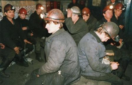  Rusiyada mədən çökdü - dağıntılar altında qalanlar var