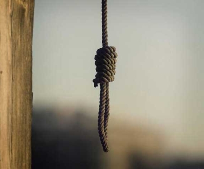 Ağdamda kişi özünü asdı – borca görə 