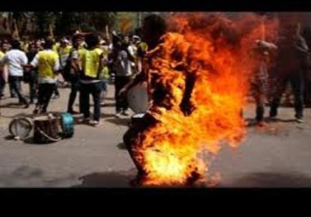 Çində 144 tibetli özünü yandırıb 