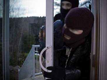 Orta məktəblərə qənim kəsilən dəstə tutuldu