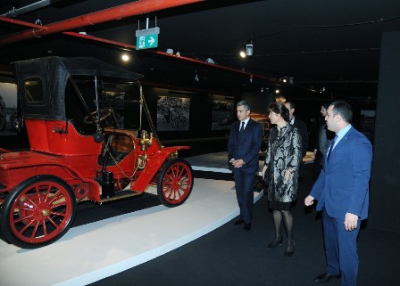 Baş nazirinin xanımı Heydər Əliyev Mərkəzində - FOTO 