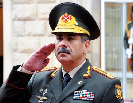 Zakir Həsənovdan hərbçi qadınlara TƏBRİK