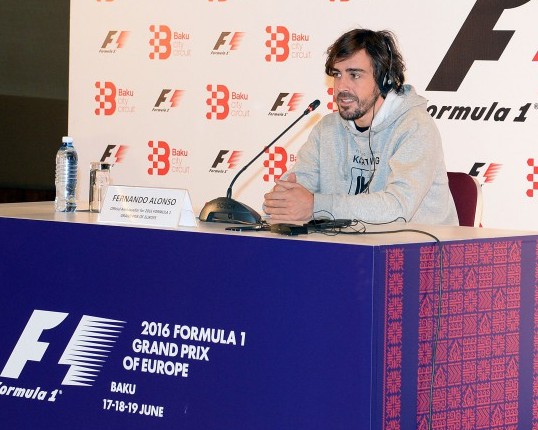 Bakıda gələn əfsanəvi pilot nələr dedi...