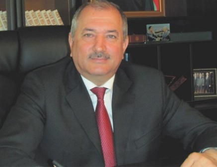 Jurnalistlər cəlilabadlıların başını dazlaşdıran başçıya: “Belədirsə, onu qınayıram”