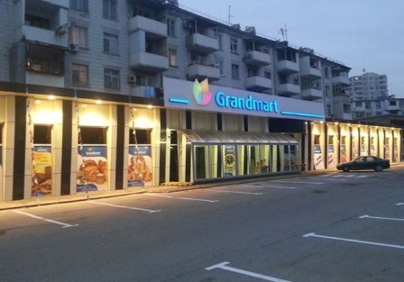 Paytaxtda supermarketə basqın 