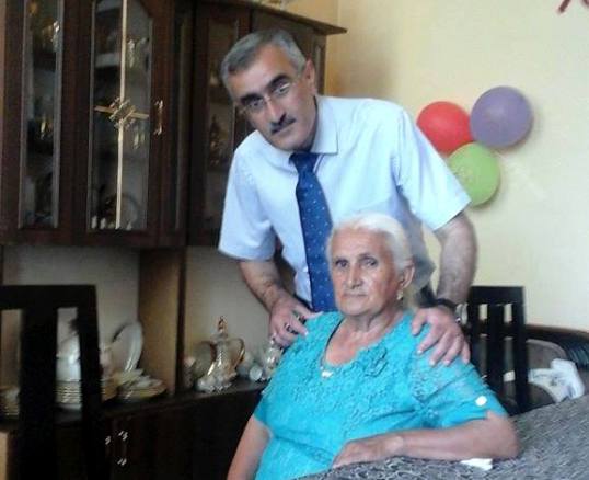 Bizi aldadan analardan biri 