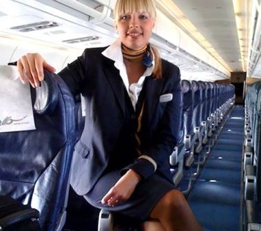 2 hicablı qadın təyyarədən düşürüldü – stüardessaya görə