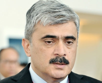 Adı qalmaqalda hallanan nazir ABŞ-a yollandı 