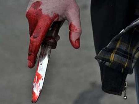 Bakıda polisi BIÇAQLADILAR 