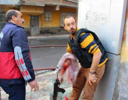  Diyarbəkirdə şiddətli toqquşma:  3 polis yaralanıb – FOTOLAR 