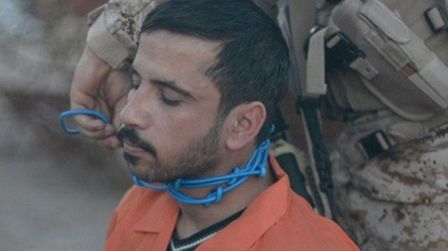  İŞİD-in növbəti vəhşiliyi: insanların boynuna partlayıcı bağlayıb məhv edirlər - FOTOLAR 