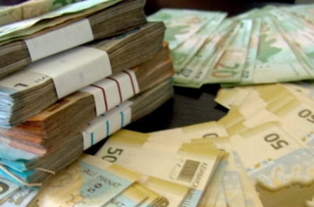 Banklardakı əmanətlər artıb 