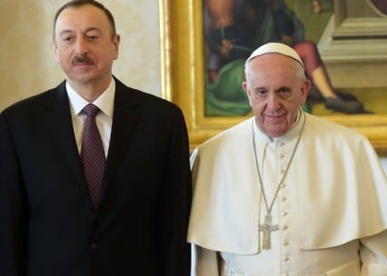 İlham Əliyev Roma Papasını təbrik edib