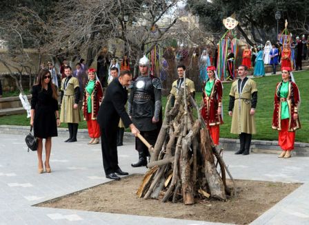 Prezident və birinci xanım Novruz şənliyində...
