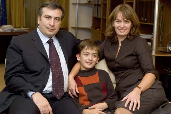 Saakaşvilinin xanımı və oğlu Brüssel aeroportundakı teror məkanında olublar 