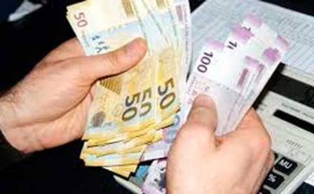 Əhalinin gəlirləri artıb  - Rəsmi 