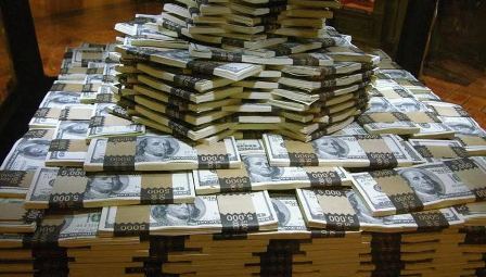  ABŞ-da prezidentlik uğrunda mübarizə üçün  1 milyard dollardan çox vəsait toplanıb 