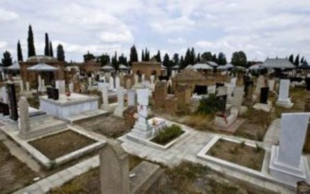  Bakıda qəbirin üzərindən palma oğurlanıb