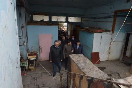 Əli Həsənov yanğından zərər çəkmiş köçkünlərin yanına getdi - FOTOLAR