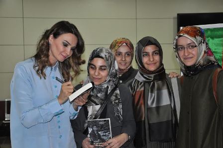  Sakaryada Qənirə Paşayevanın kitabının təqdimatı olub 