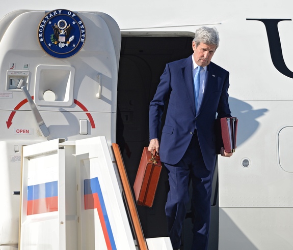 Con Kerrinin qırmızı çemodanında nə olub? - AÇIQLAMA