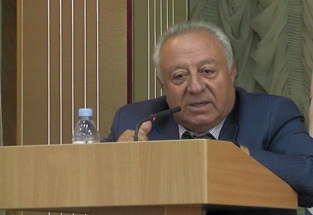 Deputat bankları ittiham etdi: "Elə şərtlər irəli sürürlər ki.." 