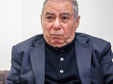 Əkrəm Əylisli: "Aeroportda xarici pasportumu alıb geri qaytarmadılar"