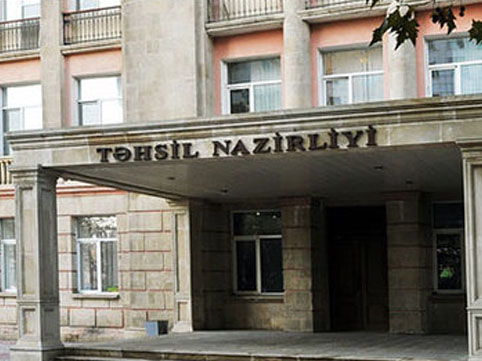 Təhsil müdirləri yazıb-oxuya bilməyən məzunlara görə nazirliyə çağırıldılar