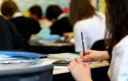 Deputat yazıb-oxuya bilməyən şagirdlər BARƏDƏ: “Şoka düşməyin”