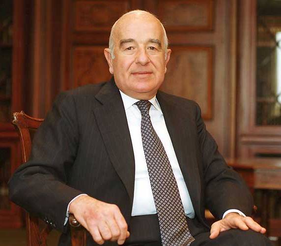 Dünyanın ən zəngin bankiri vergidən yayınmaqda ititham olunur