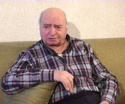 Zəmanəyə ayna tutan “Zəmanə adamı”