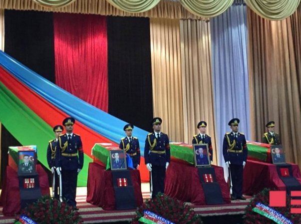 Şəhid pilotlar və polkovnik-leytenantla vida mərasimi başa çatıb