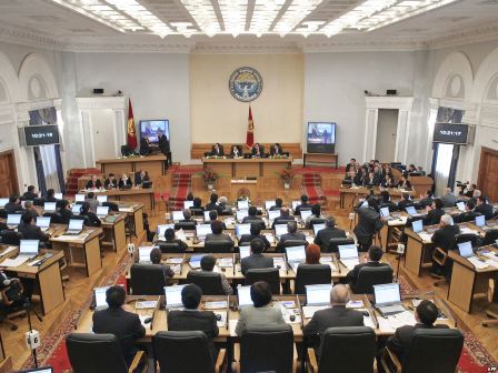 Qırğızıstanda yeni baş nazir seçiləcək