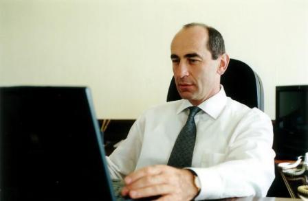  Robert Köçaryan böyük siyasətə qayıdır 