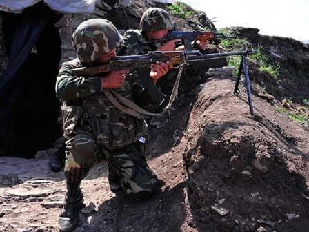 Cəbhədə silahlar susmur