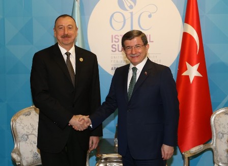 İlham Əliyev Davudoğlu ilə görüşdü