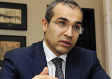 Nazir 32  məktəb direktorunu işdən çıxardı