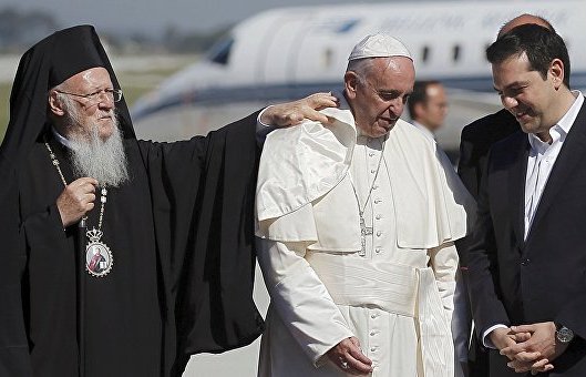 Roma Papası 10 suriyalı qaçqını özü ilə Vatikana aparacaq
