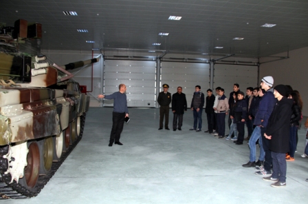  Şagirdlər hərbi məktəbə ekskursiya ediblər  - Fotolar