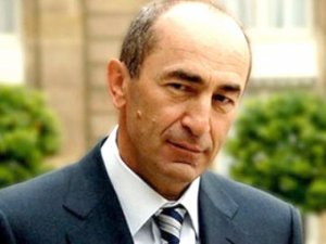  Robert Koçaryanın evinə qumbara atmış şəxs saxlanılıb
