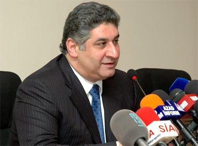 Azad Rəhimov olimpiya məşəlinin alovlandırılma mərasimində gedir