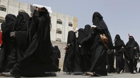  İŞİD seks köləliyindən imtina edən 250 qadını edam edib