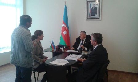 Vahid Əhmədov problemləri dinlədi 