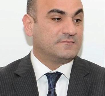 Dad yarımçıq əlindən...